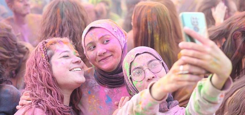 aydinfest-genclerle-bulustu-aydin-buyuksehir-belediyesi-aydinin-gelmis-gecmis-en-buyuk-festivalini-duzenliyor.jpg