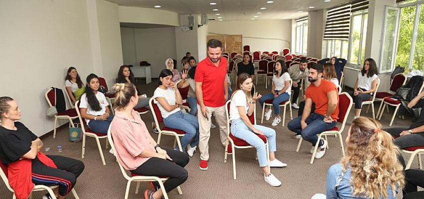 ko-mekte-drama-egitimleri-fark-yaratiyor.jpg