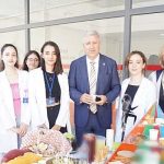 rektor-prof-dr-budak-karsiyaka-saglik-bilimleri-fakultesinde-topluluk-stantlarini-ziyaret-etti.jpg
