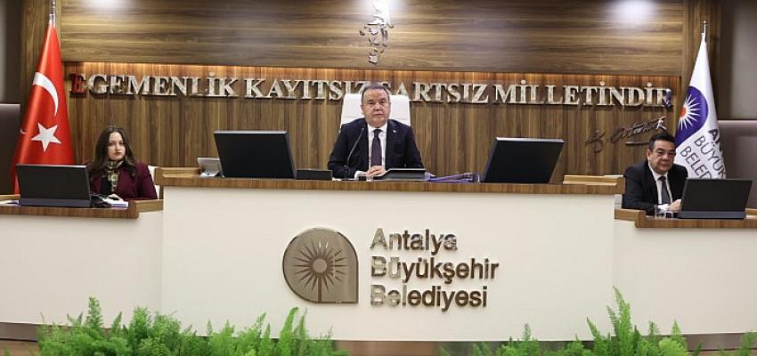 antalyada-suya-indirim-yapildi.jpg
