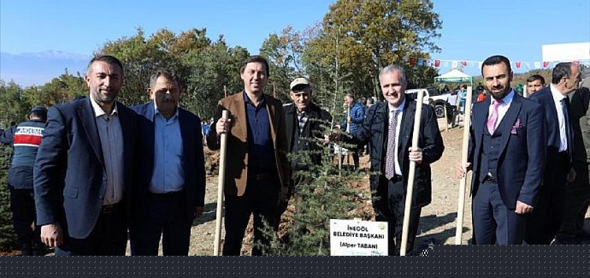 inegolde-1000-fidan-toprakla-bulustu.jpg
