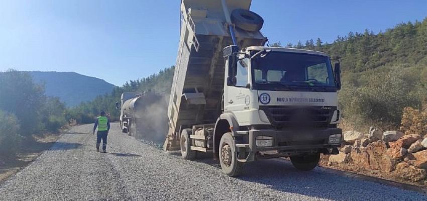 mgla-buyuksehir-belediyesi-mentesede-466-km-asfalt-calismasi-yaparak-yollarin-yuzde-92sini-yeniledi.jpg