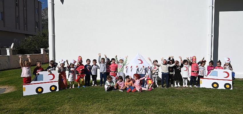 minik-ogrencilerden-kizilay-haftasi-etkinligi.jpg