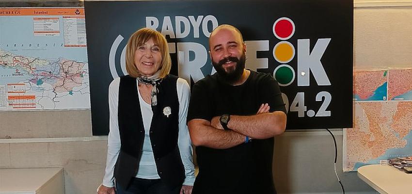 radyo-trafikin10-kasim-ozel-konugu-ayse-kulin-ulu-onder-ataturku-anlatti.jpg