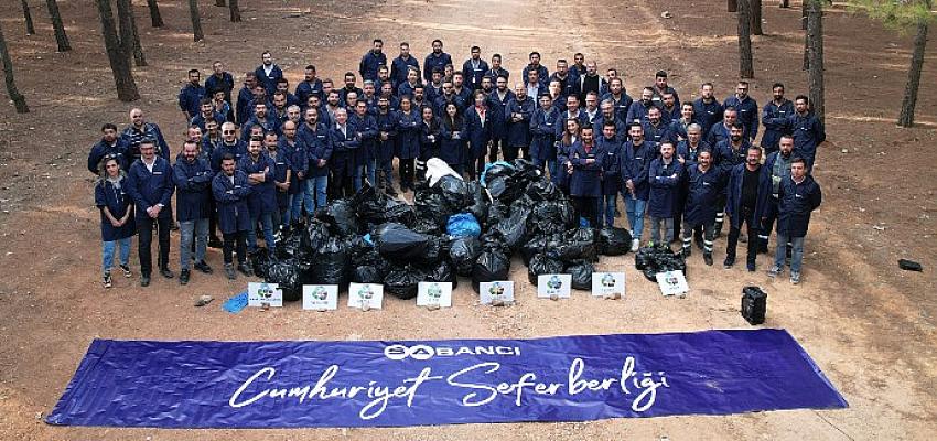 enerjisa-enerji-gonulluleri-cumhuriyet-seferberligi-kapsaminda-5-5-ton-atik-topladi.jpg