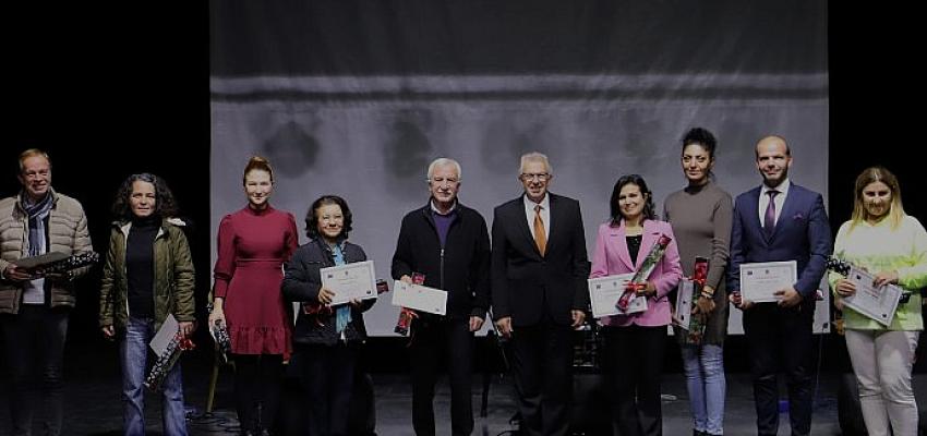 kadinlara-secme-ve-secilme-hakki-taninmasinin-88-yildonumu-odemiste-kutlandi.jpg