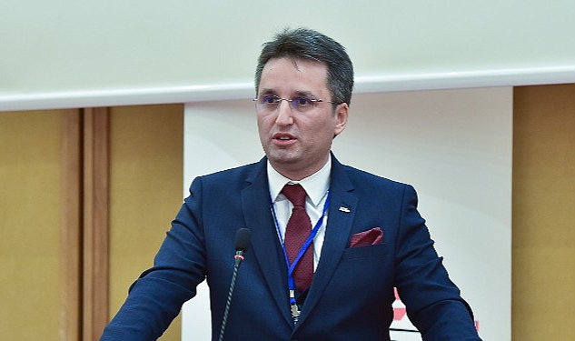 plastik-sektoru-buyuk-yikima-karsi-tek-yurek.jpg