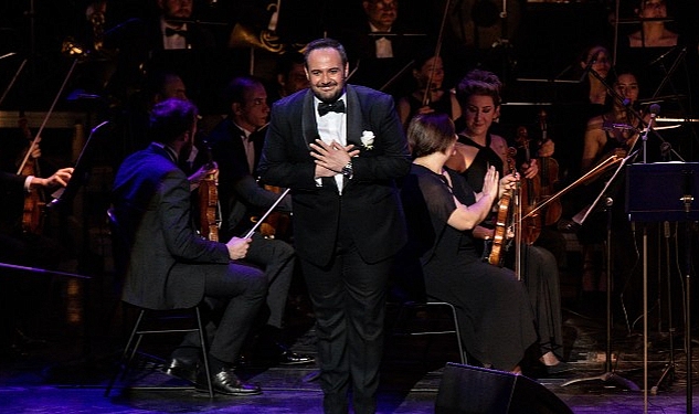 tenor-murat-karahan-muhtesem-bir-konser-ile-istanbuldaydi-dogudan-batiya-muzik-yolculugu.jpg
