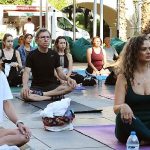 karsiyakada-en-uzun-gune-yoga-ile-basladilar.jpg