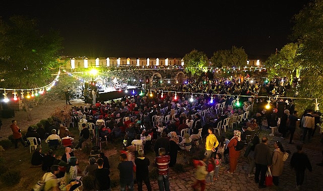 nevsehir-kalesinde-neset-ertas-anma-gecesi.jpg