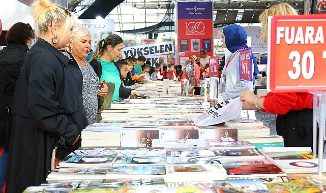 antalyalilar-kitap-fuarindan-memnun.jpg