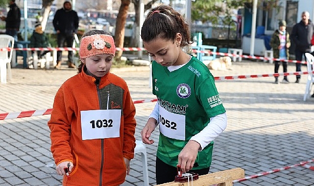 golyazida-oryantiring-yarislari-renkli-anlara-sahne-oldu.jpg