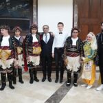 otizm-farkindalik-haftasina-ozel-cocuklarin-gosterisi-damga-vurdu.jpg