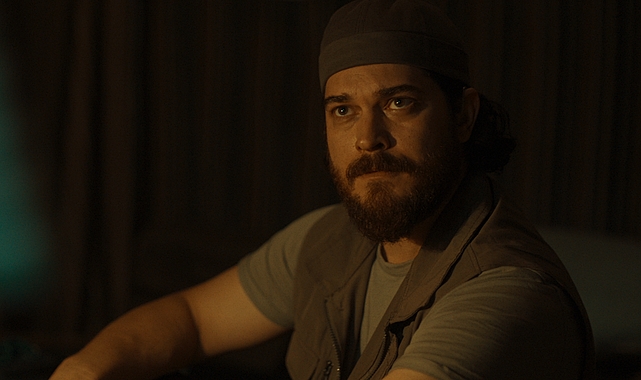 cagatay-ulusoy-ve-taylan-biraderleri-bir-araya-getiren-kubranin-heyecanla-beklenen-2-sezonu-6-haziranda-netflixte-yayinda.jpg