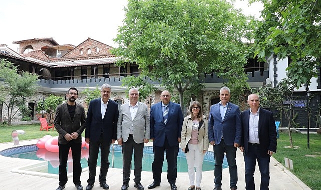 edremit-ve-bati-lesvos-kardes-sehir-olma-yolunda.jpg