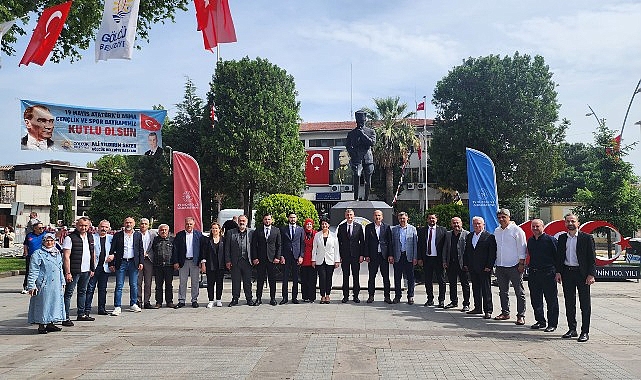 golcukte-19-mayis-ataturku-anma-genclik-ve-spor-bayraminin-105inci-yili-duzenlenen-torenle-kutlandi.jpg