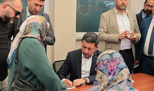 nevsehir-belediye-baskani-rasim-arinin-goreve-gelmesinin-ardindan-uygulamaya-baslattigi-mobil-baskanlik-ofisi-ile-gonulleri-yine-fethetti.jpg