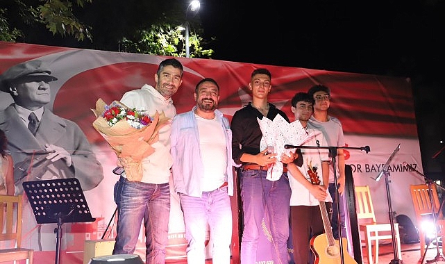 odemiste-19-mayis-coskusu.jpg